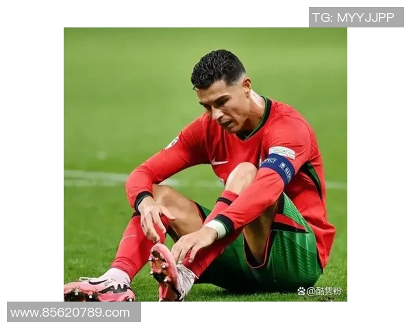 足球巨星C罗的辉煌历程与传奇生涯全景回顾 足球巨星C罗的辉煌历程与传奇生涯全景回顾