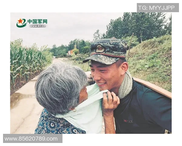 足球明星与女同桌的甜蜜瞬间精彩图片分享